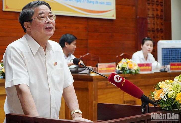 Phó Chủ tịch Quốc hội Nguyễn Đức Hải phát biểu tại buổi tiếp xúc cử tri.