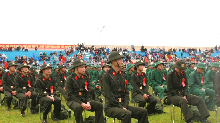 Quang cảnh lễ giao nhận quân tại thị xã Điện Bàn (Quảng Nam).