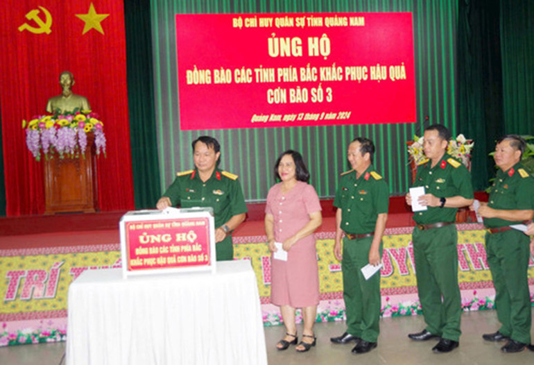 Bộ Chỉ huy Quân sự tỉnh Quảng Nam vận động cán bộ, chiến sĩ ủng hộ giúp đồng bào các tỉnh phía bắc khắc phục hậu quả bão số 3.