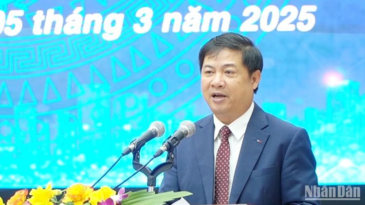 Bí thư Tỉnh ủy Lương Nguyễn Minh Triết phát biểu tại hội nghị. Bí thư Tỉnh ủy Lương Nguyễn Minh Triết phát biểu tại hội nghị.