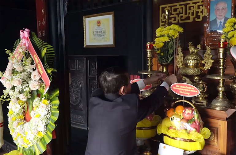 Phó Chủ tịch Quốc hội Nguyễn Đức Hải Đến dâng hương tri ân cố Chủ tịch Hội đồng Nhà nước Võ Chí Công. Phó Chủ tịch Quốc hội Nguyễn Đức Hải Đến dâng hương tri ân cố Chủ tịch Hội đồng Nhà nước Võ Chí Công.