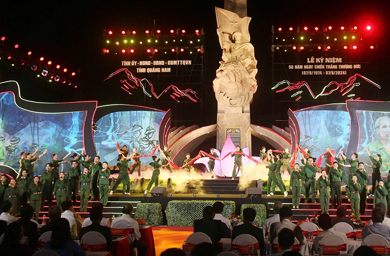 Chương trình nghệ thuật tại Lễ kỷ niệm 50 năm ngày Chiến thắng Thượng Đức. Chương trình nghệ thuật tại Lễ kỷ niệm 50 năm ngày Chiến thắng Thượng Đức.