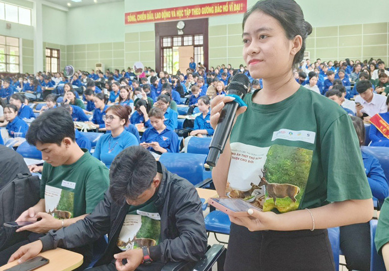 Sinh viên Trường Đại học Quảng Nam hưởng ứng chủ trương giảm nhu cầu và tiến đến chấm dứt hành vi tiêu thụ thịt động vật hoang dã trong giới trẻ.