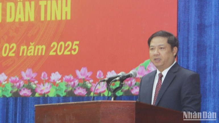 Bí thư Tỉnh ủy Lương Nguyễn Minh Triết phát biểu tại hội nghị. Bí thư Tỉnh ủy Lương Nguyễn Minh Triết phát biểu tại hội nghị.