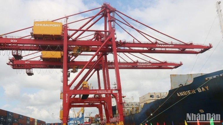 THACO xuất khẩu các lô hàng đầu năm Ất Tỵ-2025 sang nước ngoài.