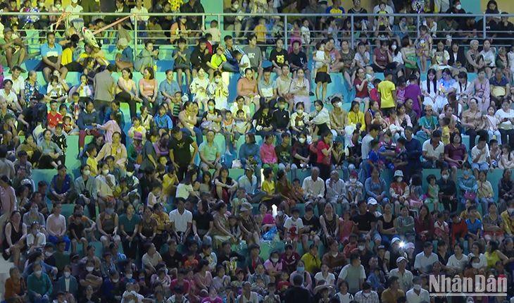 Hàng nghìn người dân và du khách dự khai mạc Ngày hội Văn hóa, Thể thao và Du lịch các huyện miền núi Quảng Nam lần thứ 20.