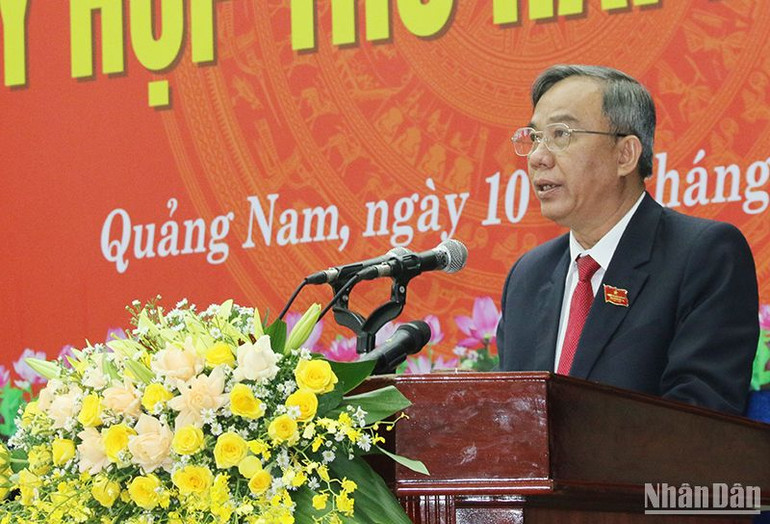 Phó Chủ tịch Hội đồng nhân dân tỉnh Trần Xuân Vinh phát biểu khai mạc kỳ họp thứ 24, Hội đồng nhân dân tỉnh Quảng Nam khóa X.