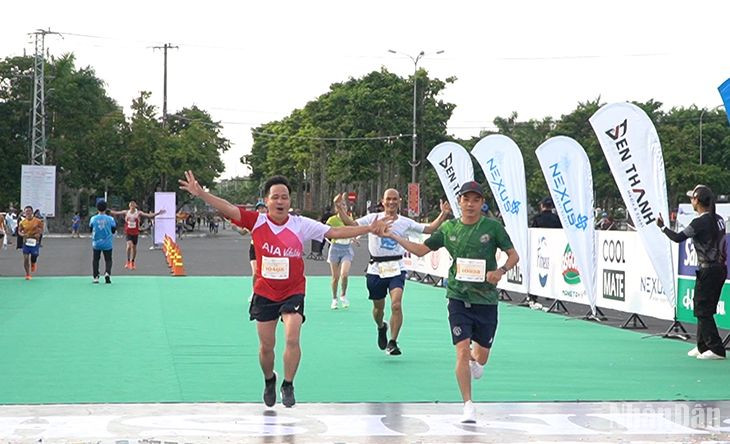 Các vận động viên đang đua tài. Các vận động viên đang đua tài.