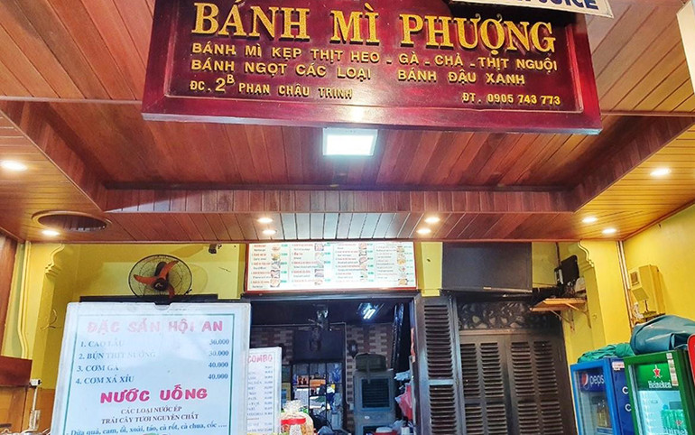 Hơn 310 người bị ngộ độc thực phẩm do ăn bánh mì tại tiệm Bánh mì Phượng. Hơn 310 người bị ngộ độc thực phẩm do ăn bánh mì tại tiệm Bánh mì Phượng.