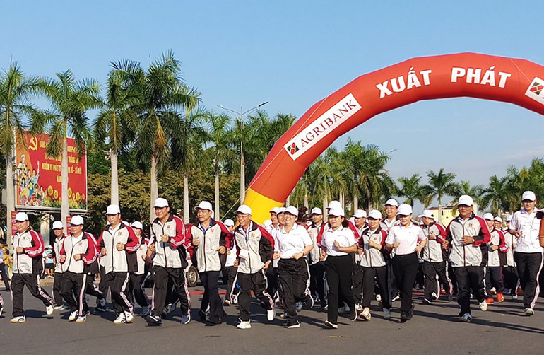 Lãnh đạo tỉnh Quảng Nam tham gia chạy hưởng ứng tại Lễ khai mạc. Lãnh đạo tỉnh Quảng Nam tham gia chạy hưởng ứng tại Lễ khai mạc.