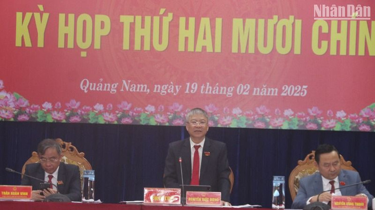 Chủ tọa kỳ họp gợi ý một số nội dung quan trọng cần trao đổi, thảo luận tại kỳ họp lần thứ 29, Hội đồng nhân dân tỉnh.