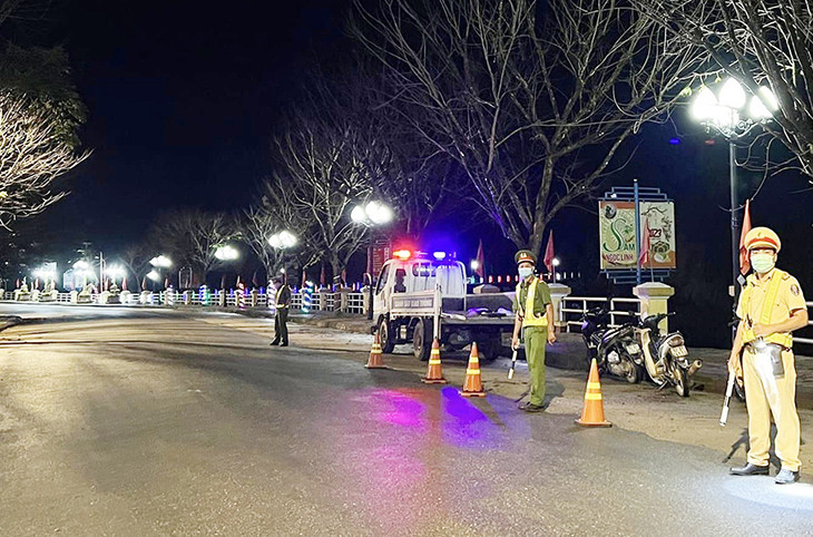 Lực lượng Cảnh sát giao thông, Công an thành phố Tam Kỳ (Quảng Nam) tăng cường tuần tra, xử lý nghiêm các trường hợp vi phạm trật tự an toàn giao thông đường bộ.