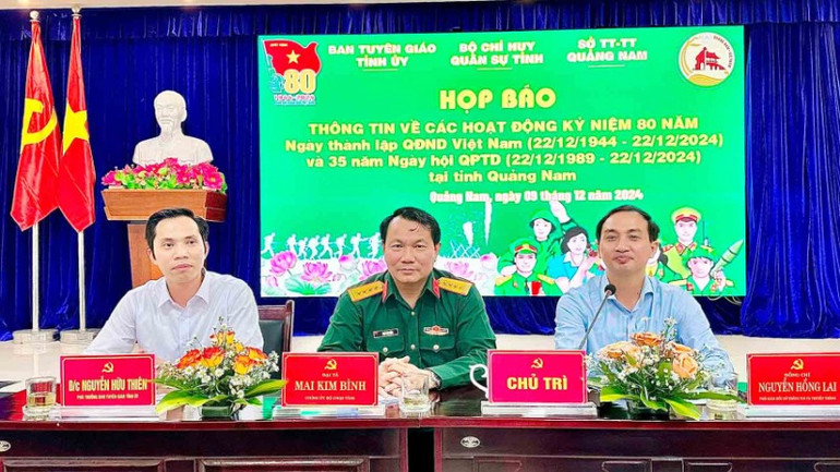 Đại diện lãnh đạo Ban Tuyên giáo Tỉnh ủy, Bộ Chỉ huy Quân sự tỉnh và Sở thông tin-Truyền thông chủ trì họp báo.
