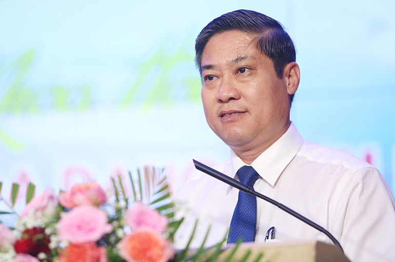 Phó Chủ tịch Thường trực Ủy ban nhân dân tỉnh Quảng Nam Phan Thái Bình phát biểu tại Hội thảo khoa học về bảo tồn, phát huy các giá trị hệ sinh thái đất ngập nước hồ Sông Đầm. (Ảnh LINH-CÔNG)