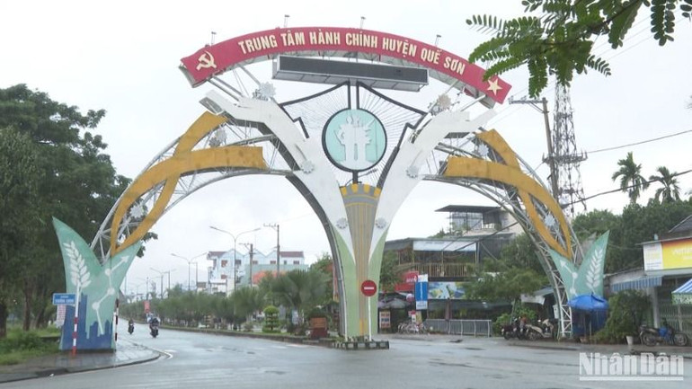 Một góc thị trấn Đông Phú, Trung tâm hành chính huyện Quế Sơn (Quảng Nam)