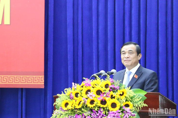 Đồng chí Phan Việt Cường, Ủy viên Trung ương Đảng, Bí thư Tỉnh ủy, Chủ tịch Hội đồng nhân dân tỉnh phát biểu bế mạc kỳ họp