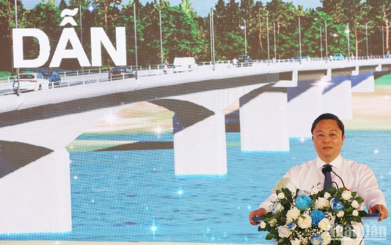 Chủ tịch Ủy ban nhân dân tỉnh Lê Trí Thanh yêu cầu nhà thầu thực hiện thi công công trình đúng tiến độ, bảo đảm an toàn, đạt kỹ thuật, chất lượng, mỹ thuật... Chủ tịch Ủy ban nhân dân tỉnh Lê Trí Thanh yêu cầu nhà thầu thực hiện thi công công trình đúng tiến độ, bảo đảm an toàn, đạt kỹ thuật, chất lượng, mỹ thuật...