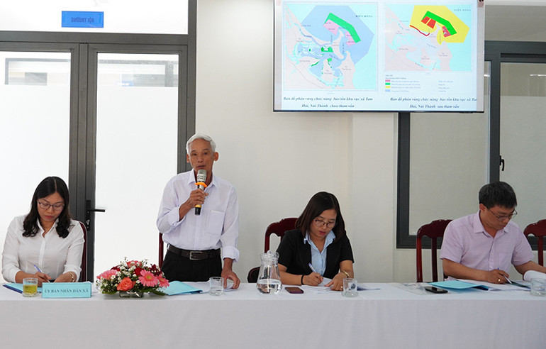 Các chuyên gia chia sẻ một số kết quả nghiên cứu hiện trạng đa dạng sinh học tại vùng biển xã Tam Hải và khu vực lân cận.