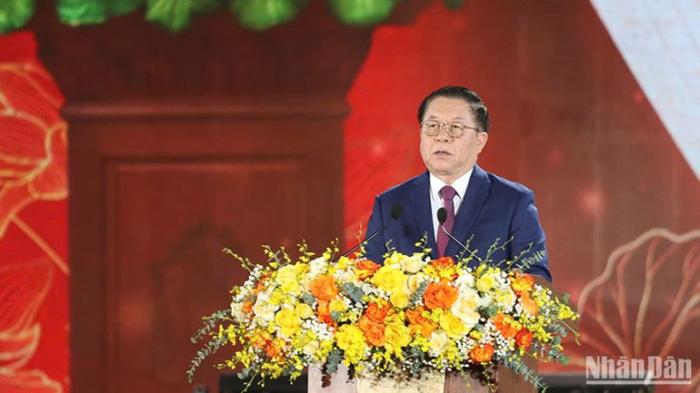 Đồng chí Nguyễn Trọng Nghĩa, Ủy viên Bộ Chính trị, Bí thư Trung ương Đảng, Trưởng Ban Tuyên giáo và Dân vận Trung ương phát biểu tại buổi lễ