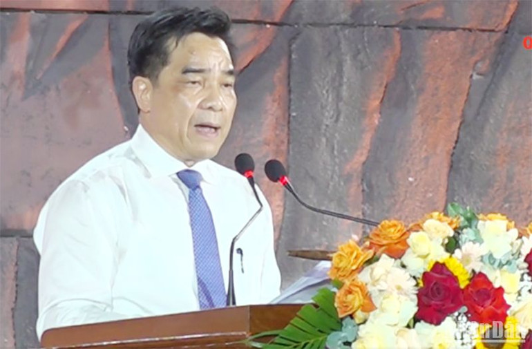 Đồng chí Lê Văn Dũng phát biểu tại lễ kỷ niệm.