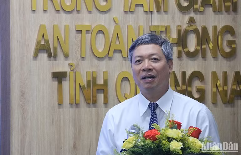 Phó Chủ tịch Ủy ban nhân dân tỉnh Quảng Nam Hồ Quang Bửu phát biểu tại lễ khánh thành. Phó Chủ tịch Ủy ban nhân dân tỉnh Quảng Nam Hồ Quang Bửu phát biểu tại lễ khánh thành.