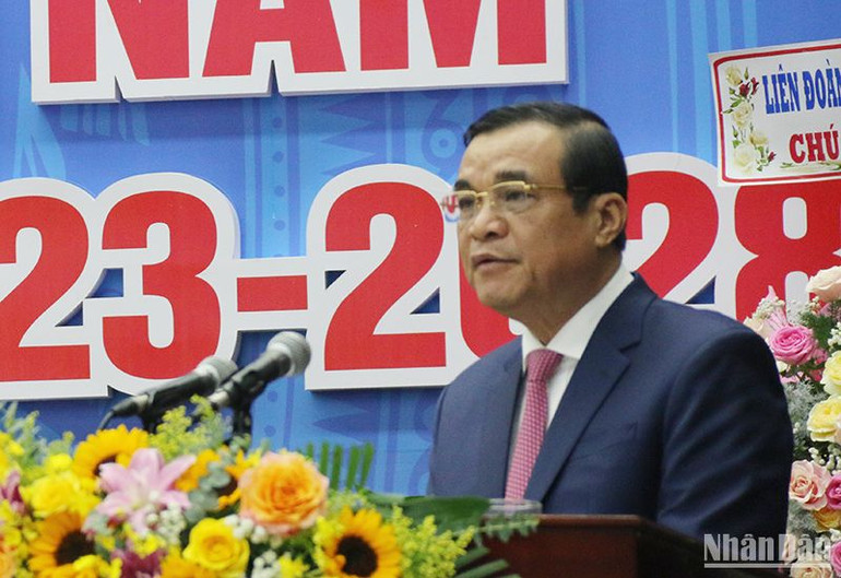 Đồng chí Phan Việt Cường, Ủy viên Trung ương Đảng, Bí thư Tỉnh ủy, Chủ tịch Hội đồng nhân dân tỉnh phát biểu chỉ đạo tại đại hội.