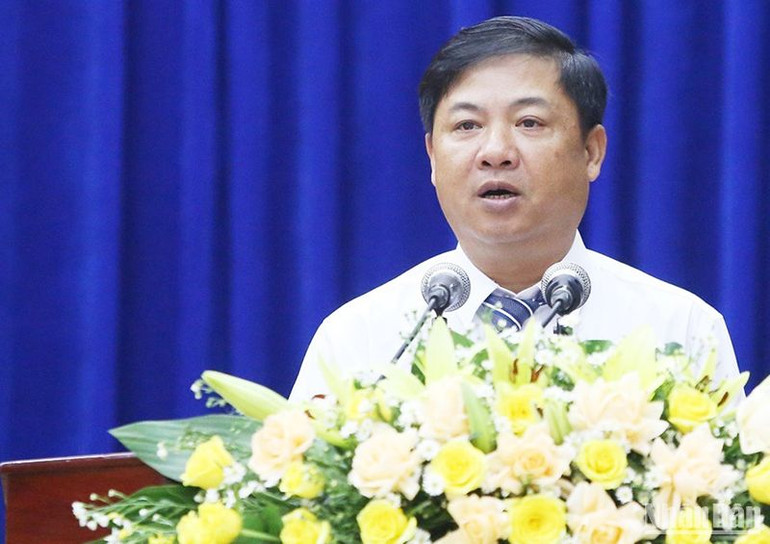 Đồng chí Lương Nguyễn Minh Triết, Ủy viên dự khuyết Trung ương Đảng, Bí thư Tỉnh ủy Quảng Nam phát biểu chỉ đạo tại kỳ họp.