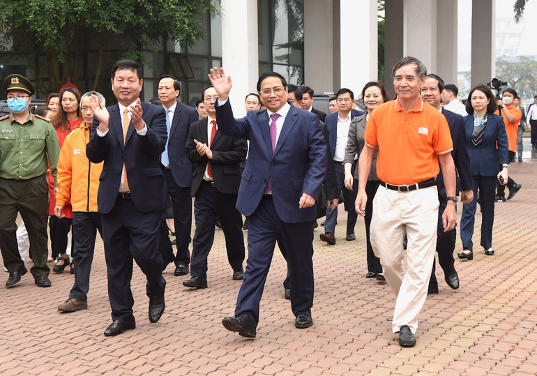 Thủ tướng Phạm Minh Chính đến thăm Trường Đại học FPT.