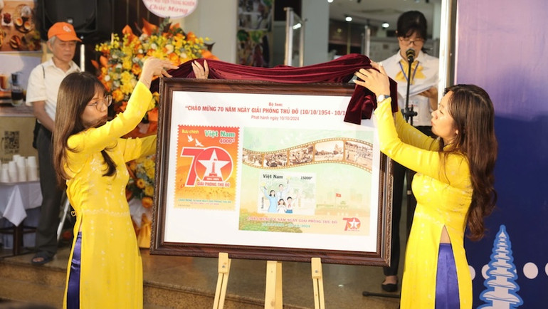 Phát hành bộ tem “Chào mừng 70 năm Ngày Giải phóng Thủ đô (10/10/1954-10/10/2024)”