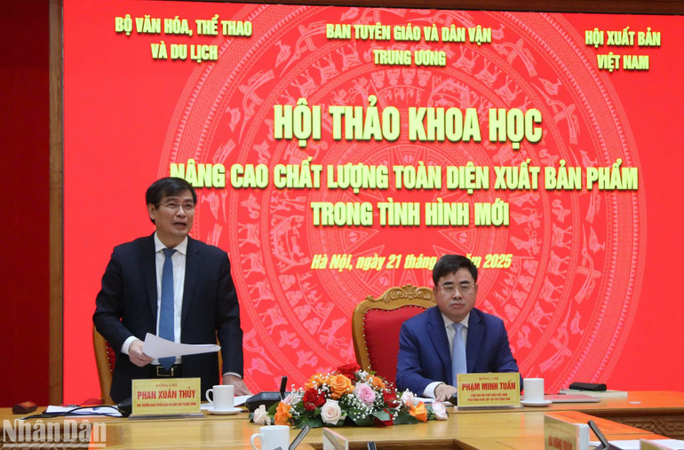 Đồng chí Phan Xuân Thủy, Phó Trưởng Ban Tuyên giáo và Dân vận Trung ương phát biểu kết luận hội thảo. (Ảnh: PHẠM CƯỜNG)