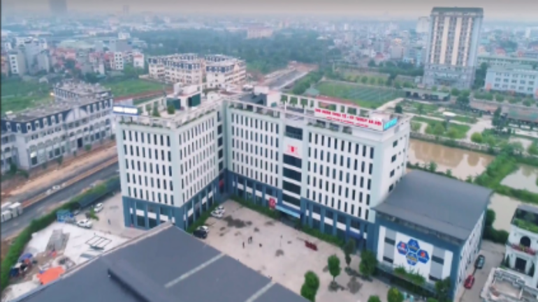 Toàn cảnh trường cao đẳng Việt Mỹ Hà Nội từ trên cao.