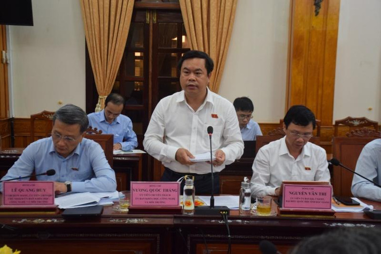 Ông Vương Quốc Thắng, Ủy viên chuyên trách, Ủy ban Khoa học Môi trường của Quốc hội phát biểu tại buổi làm việc. Ông Vương Quốc Thắng, Ủy viên chuyên trách, Ủy ban Khoa học Môi trường của Quốc hội phát biểu tại buổi làm việc.