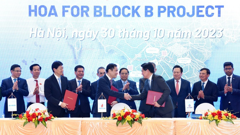 Thủ tướng Phạm Minh Chính chứng kiến Lễ ký kết thỏa thuận khung Lô B. Thủ tướng Phạm Minh Chính chứng kiến Lễ ký kết thỏa thuận khung Lô B.