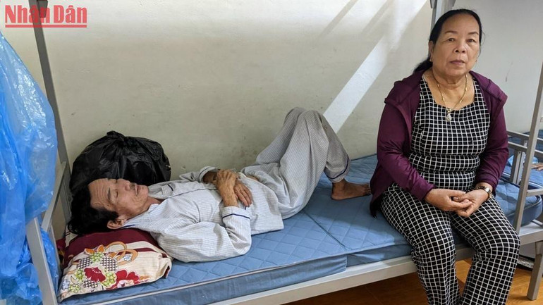 Bệnh nặng, được hỗ trợ nơi ở phù hợp, vợ chồng ông Võ Minh Sơn vơi bớt lo lắng đợt bão lớn này.