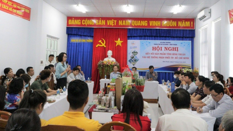 Đại diện Central Retail phát biểu tại Hội nghị. Đại diện Central Retail phát biểu tại Hội nghị.