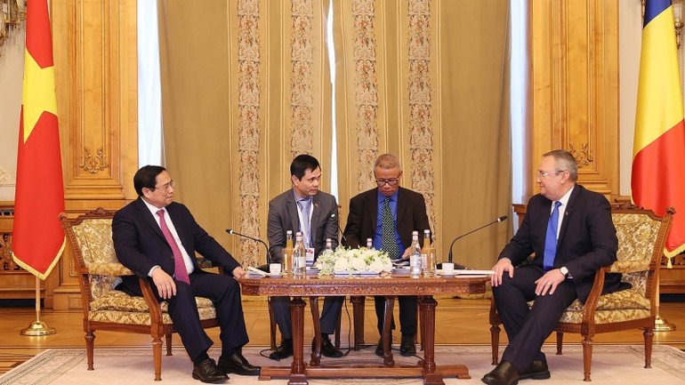 Thủ tướng Phạm Minh Chính hội kiến Chủ tịch Thượng viện Romania Nicolae Ionel Ciuca. (Ảnh: Dương Giang/TTXVN)