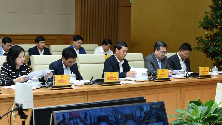 Các thành viên Ban Chỉ đạo cải cách hành chính của Chính phủ tham dự phiên họp.