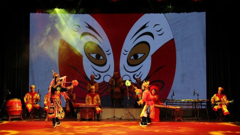 Giới thiệu hóa trang các nhân vật Tuồng. Giới thiệu hóa trang các nhân vật Tuồng.