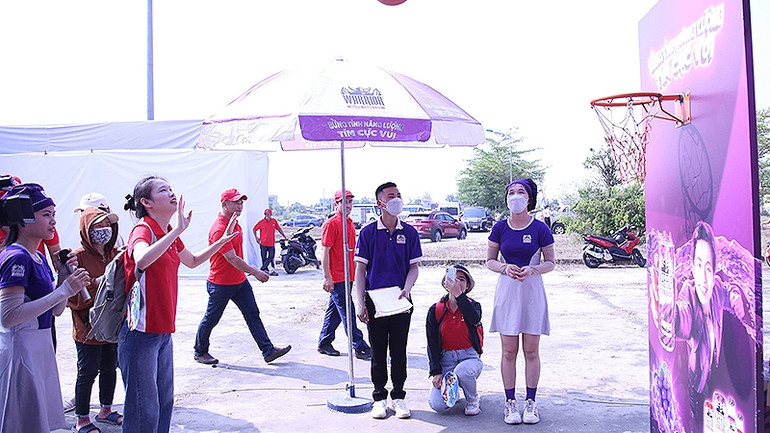 Các hoạt động thể chất sôi nổi tại Ngày hội.