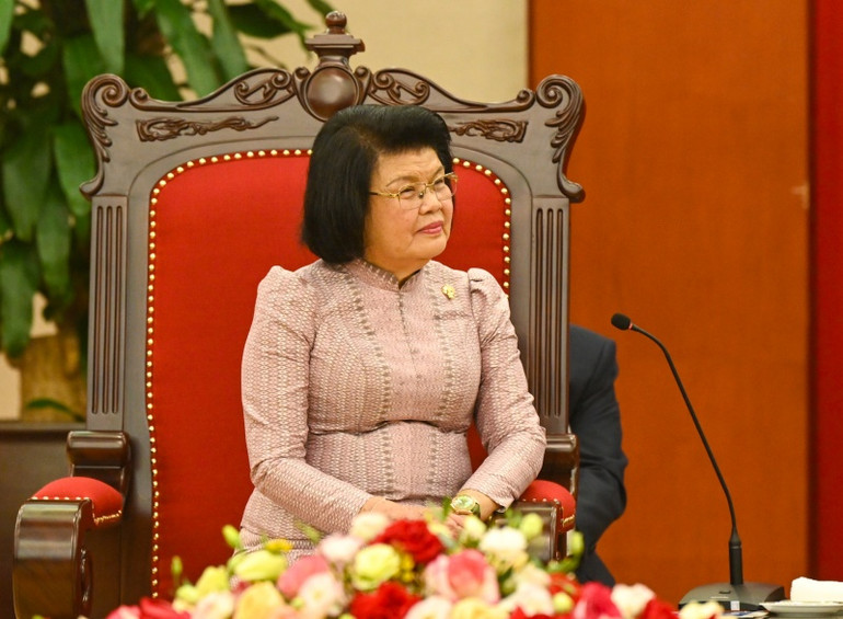 Chủ tịch Quốc hội Campuchia Samdech Khuon Sudary phát biểu tại buổi tiếp.