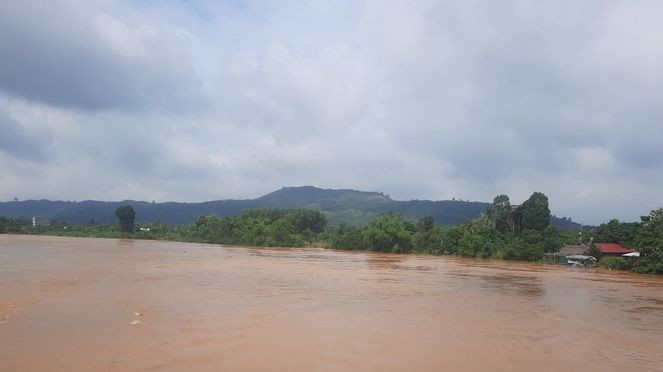Nước trên sông Đồng Nai đang ở mức trên báo động 3.