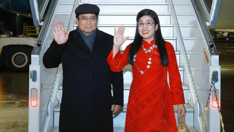 Thủ tướng Phạm Minh Chính và Phu nhân kết thúc chuyến tham dự Hội nghị thường niên lần thứ 55 WEF tại Davos, Thụy Sĩ. (Ảnh: Dương Giang/TTXVN)