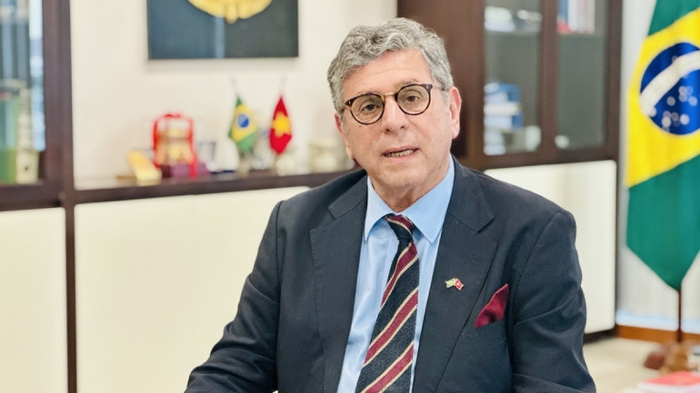 Đại sứ Brazil tại Việt Nam Marco Farani trả lời phỏng vấn báo chí. (Ảnh: Việt Đức/ TTXVN) Đại sứ Brazil tại Việt Nam Marco Farani trả lời phỏng vấn báo chí. (Ảnh: Việt Đức/ TTXVN)