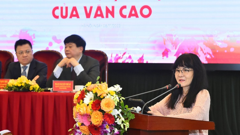 Theo Nhà Lý luận, phê bình âm nhạc Nguyễn Thị Minh Châu: Ý thức pha trộn màu sắc ở người có con mắt hội họa được bộc lộ rất sớm. Đơn giản nhất là sự tương phản trưởng - thứ giữa hai điệu tính cùng tên ở các tình khúc: Thiên Thai, Trương Chi, Suối mơ...