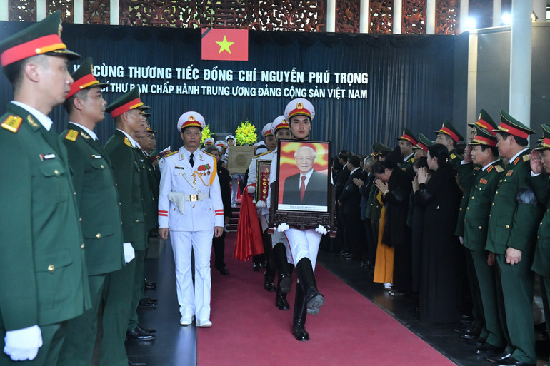 Toàn cảnh Lễ truy điệu và Lễ an táng Tổng Bí thư Nguyễn Phú Trọng ảnh 50 Toàn cảnh Lễ truy điệu và Lễ an táng Tổng Bí thư Nguyễn Phú Trọng ảnh 50