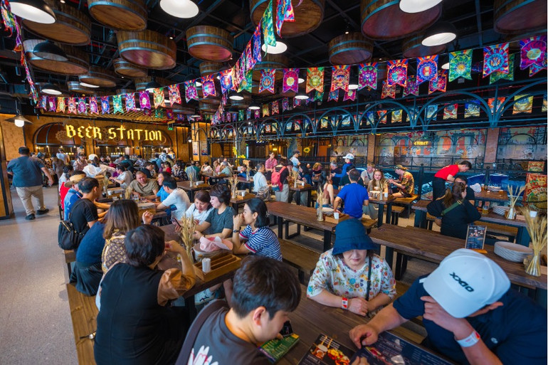 Không gian hoành tráng bên trong xưởng bia thủ công Bà Nà. Không gian hoành tráng bên trong xưởng bia thủ công Bà Nà.