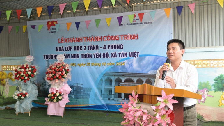 Ông Trần Văn Thành, Phó Bí thư Thường trực Đảng ủy, Chủ tịch Ủy ban nhân dân xã Tân Việt phát biểu tại lễ khánh thành.