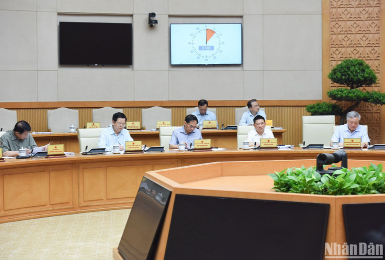 Các thành viên Chính phủ tham dự phiên họp. (Ảnh: TRẦN HẢI)