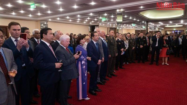 Buổi lễ có đông đại biểu hai nước đến dự. (Ảnh: Thanh Thể)