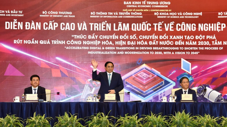 Thủ tướng đến dự và đồng chủ trì diễn đàn. Thủ tướng đến dự và đồng chủ trì diễn đàn.